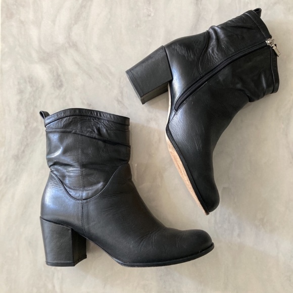 Dionella Black Leather booties - Picture 2 of 15